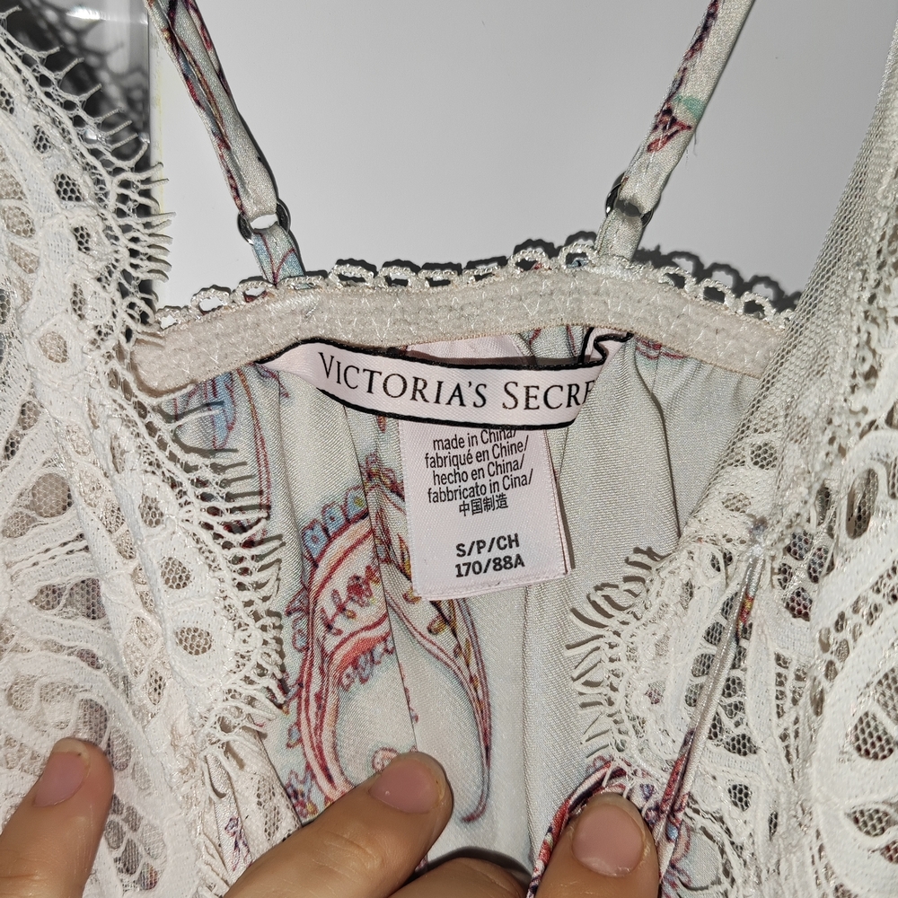 Victoria's Secret Lace Chemise - Cream and Multicolor